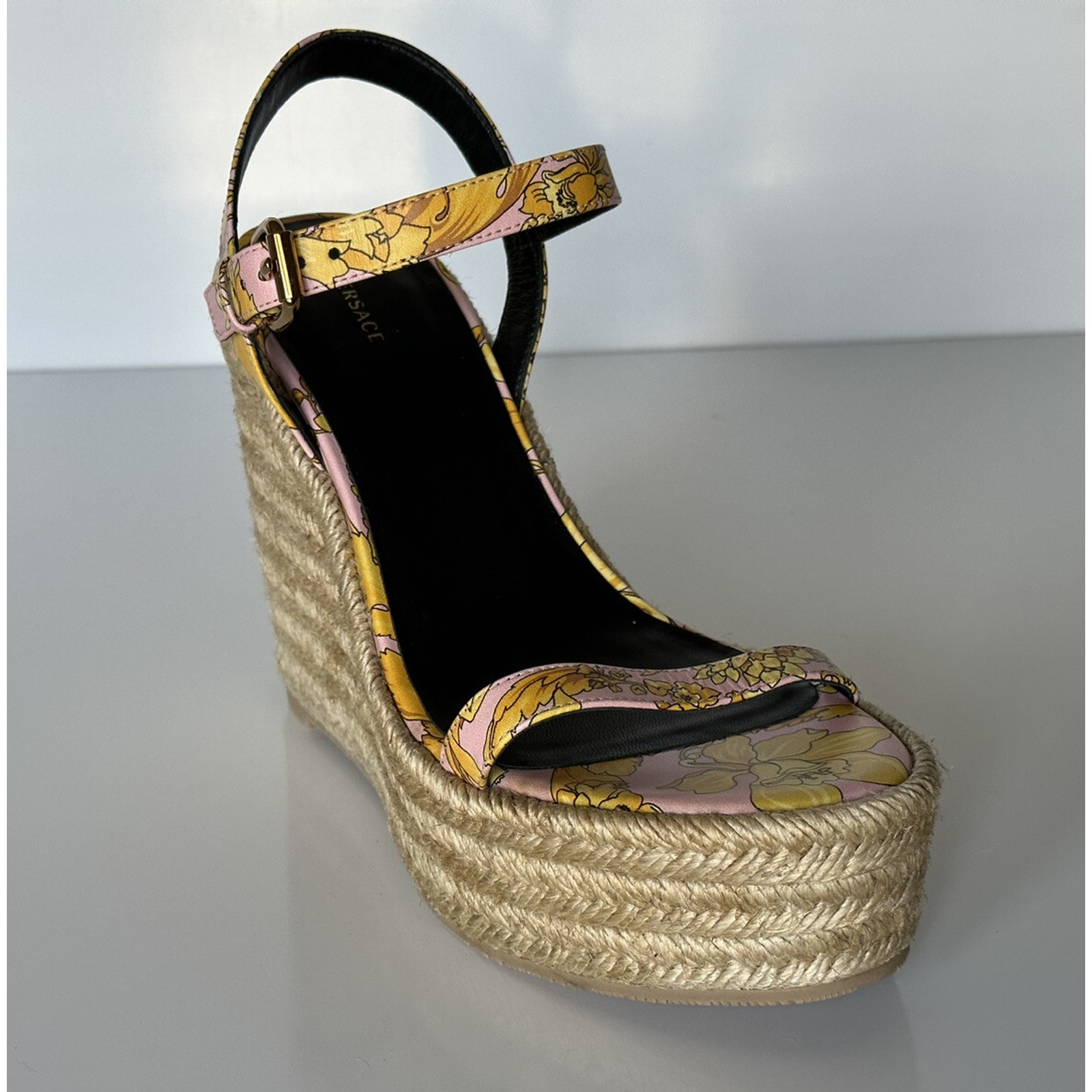 Versace Women's Baroque Floral Wedge Pink Sandals 9 Us (39 Euro) 1006147 Nib